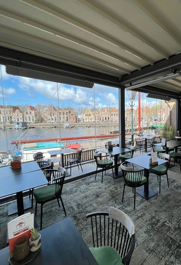 Overkapping met schuifdak bij Prins Mauritshuis Blokzijl Overkapping met schuifdak bij Prins Mauritshuis Blokzijl