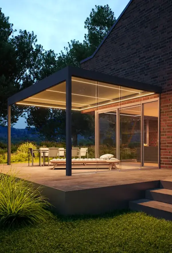 Sfeervolle lamellen overkapping in Surhuisterveen door Veldman Zonwering Sfeervolle lamellen overkapping in Surhuisterveen door Veldman Zonwering