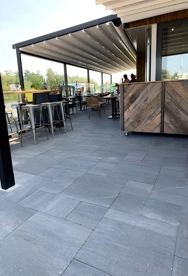 Terras met textiel overkapping door Veldman Zonwering bij restaurant Helder Boornzwaag Terras met textiel overkapping door Veldman Zonwering bij restaurant Helder Boornzwaag
