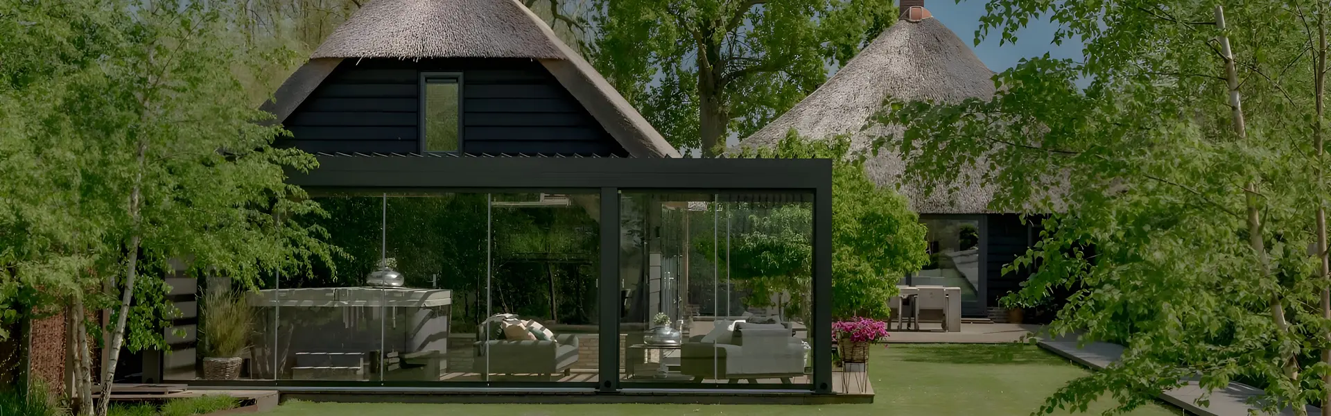 Tuinkamer met lamellen Veldman Zonwering Varia Gibus