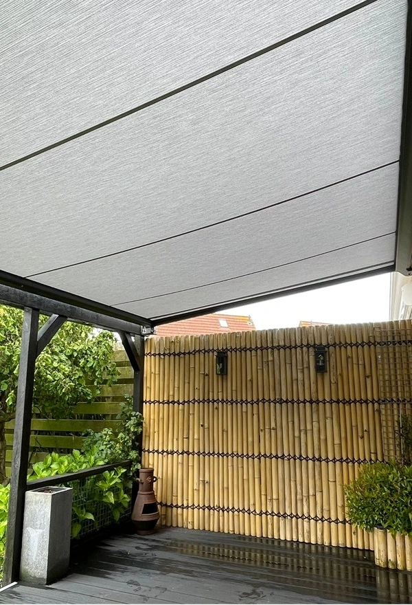 Veldman Zonwering serrezonwering met houten frame bij woning in Harlingen