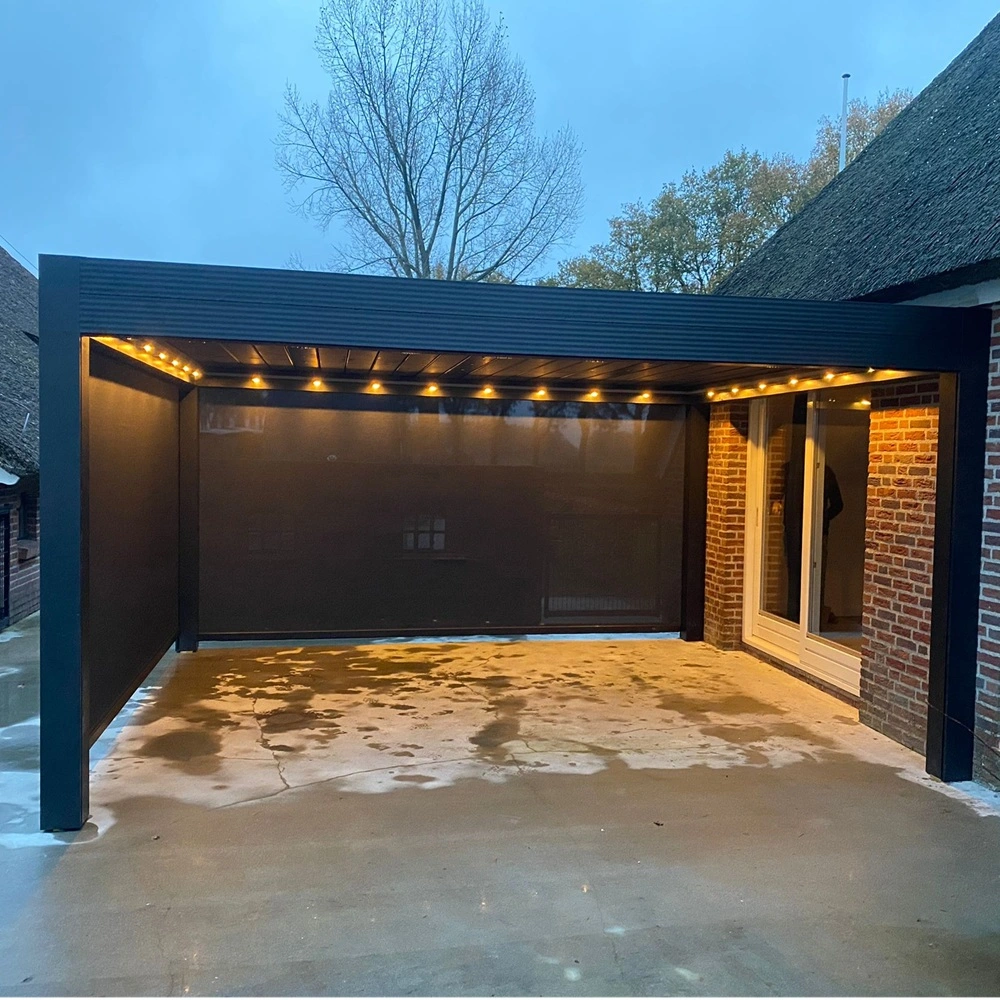 Verlichte terrasoverkapping met zijscherm in Lieveren door Veldman Zonwering Verlichte terrasoverkapping met zijscherm in Lieveren door Veldman Zonwering