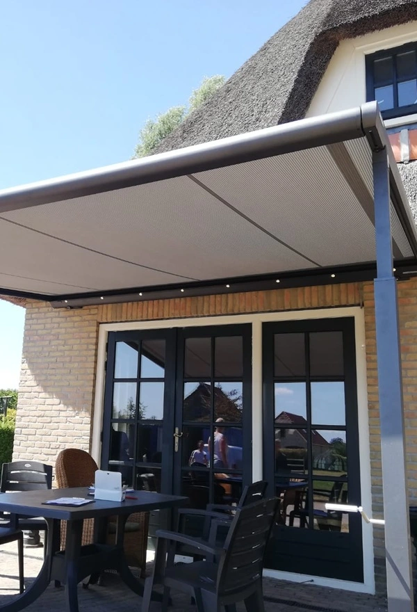 Zon- en regenwering Sint Nicolaasga door Veldman Zonwering Zon- en regenwering Sint Nicolaasga door Veldman Zonwering