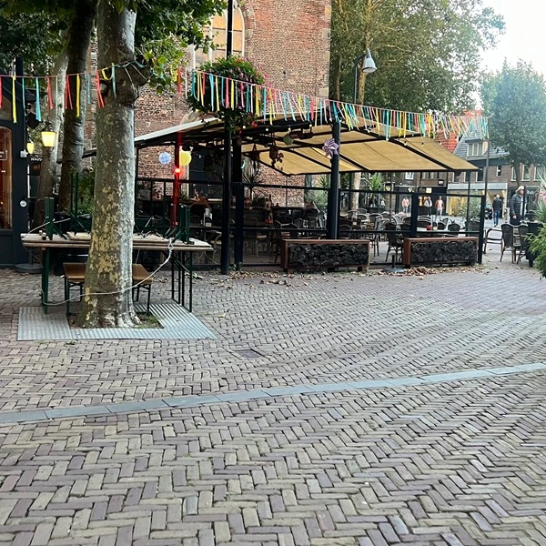 Zon en regenwering bij horeca