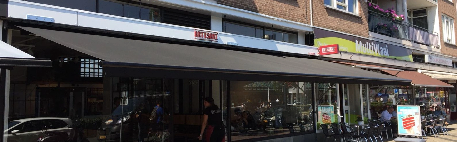 Zonnescherm realisatie Veldman Zonwering bij restaurant Artisani Zonnescherm realisatie Veldman Zonwering bij restaurant Artisani