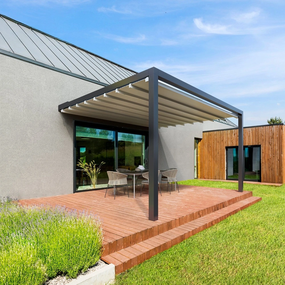 Lenani overkapping met doek bij Veldman Zonwering
