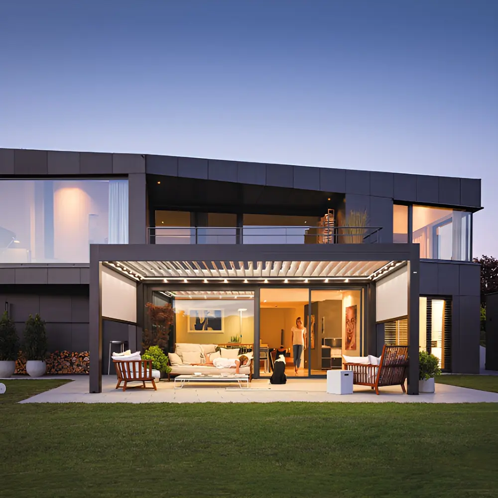 Tuinkamer Inyala met lamellenoverkapping van Gibus bij moderne woning Tuinkamer Inyala met lamellenoverkapping van Gibus bij moderne woning