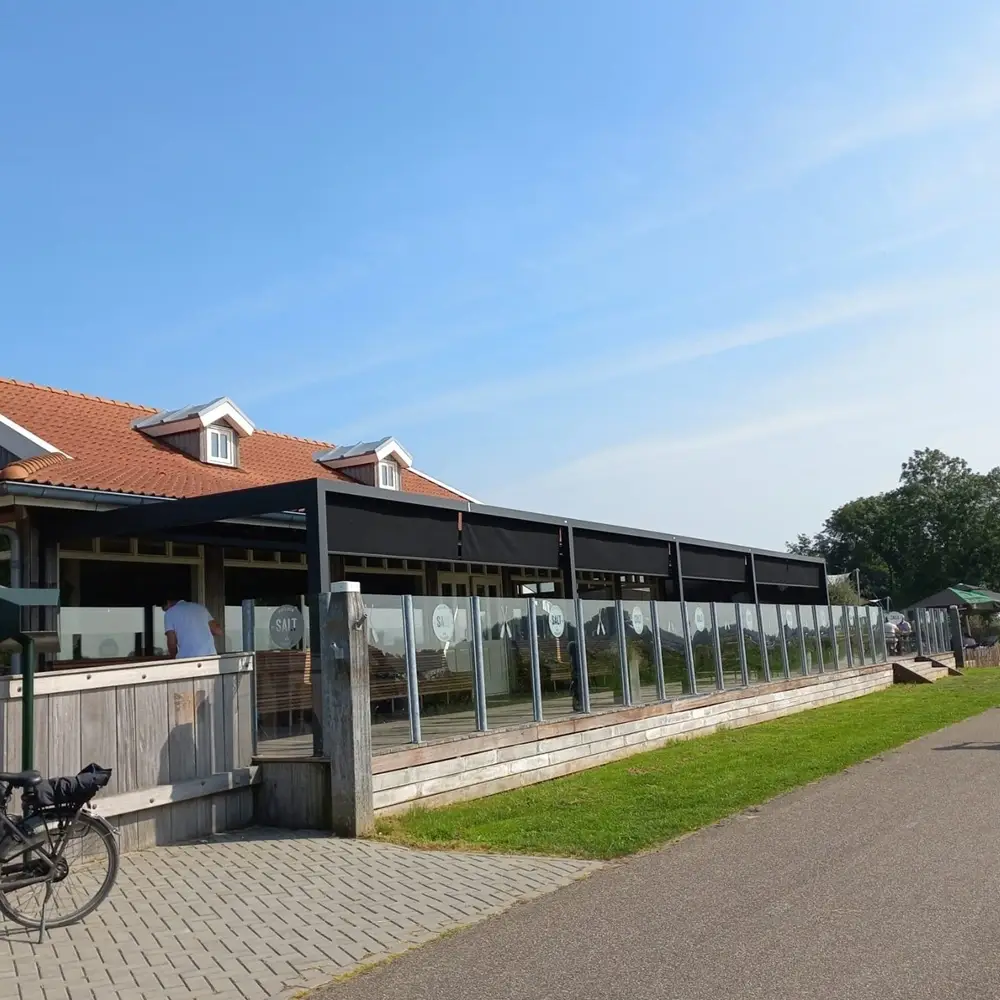 Terrasoverkapping Paviljoen Salt Terherne door Veldman