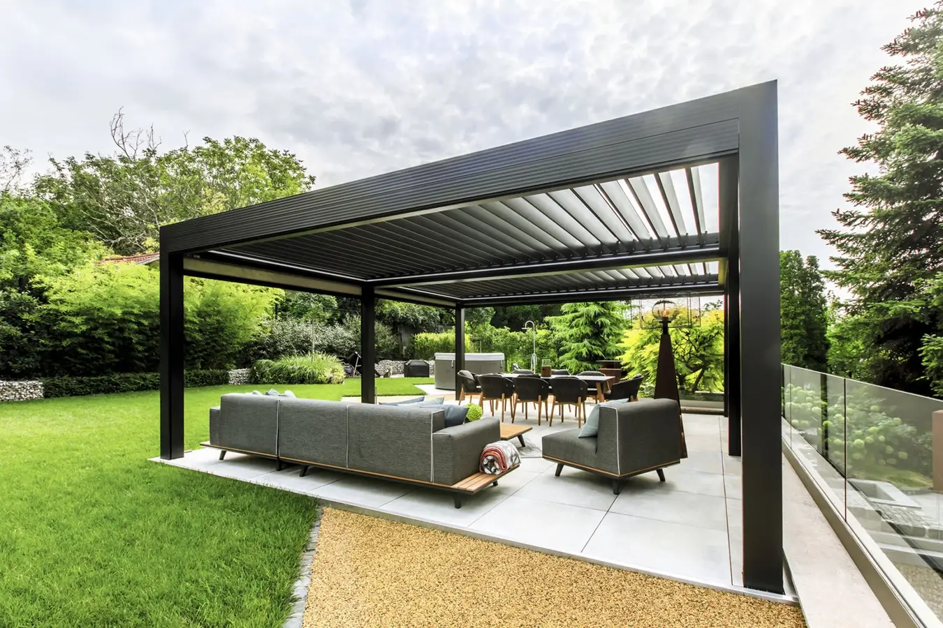 Modern terrasoverkapping